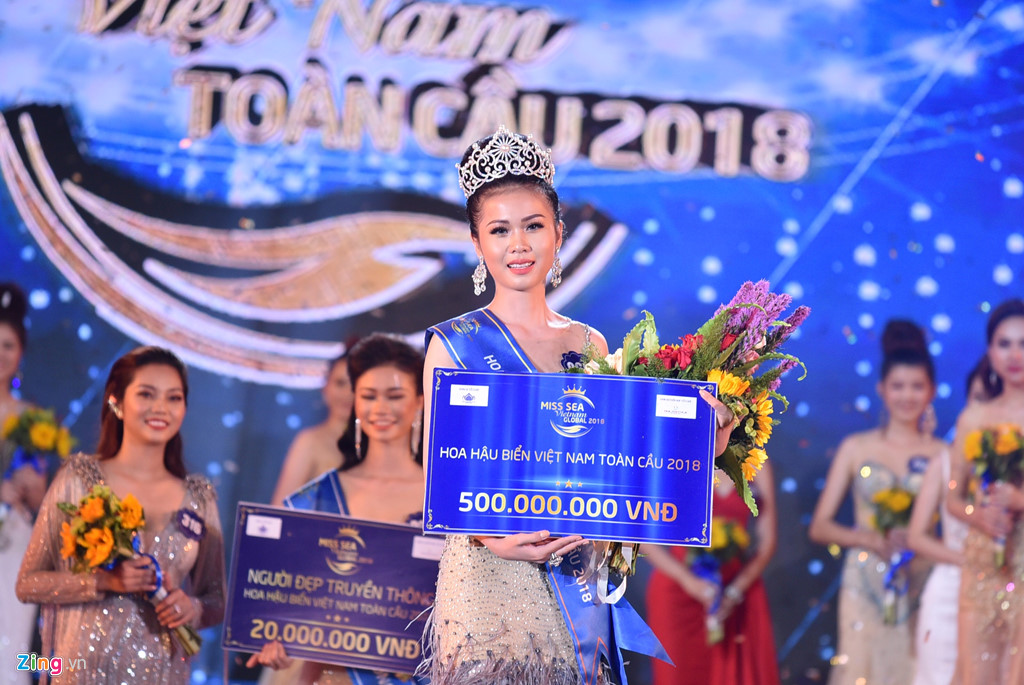 Chung kết Hoa hậu Biển Việt Nam: Cô gái Tiền Giang 19 tuổi lên ngôi